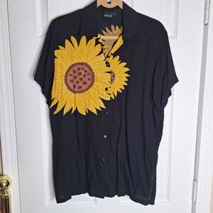 Lauren Vidal Button Down Sunflower Top Size Medium